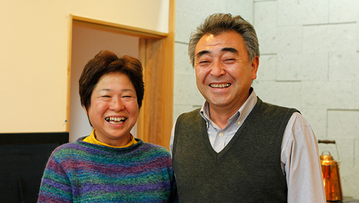 奥様の節子さんと岩木社長